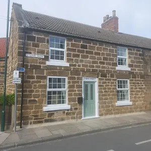 Poets Holiday home